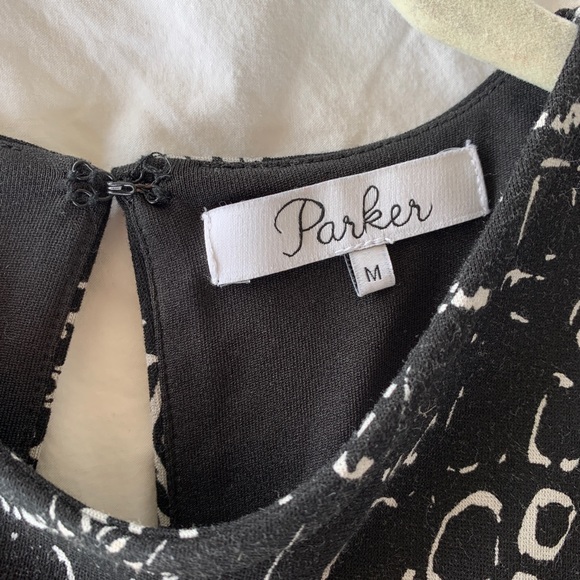 Black form fitting snakeskin Parker dress - Picture 4 of 5